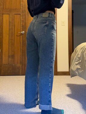 Zara Women’s Blue Jean Brand New 6 Super cute, but...